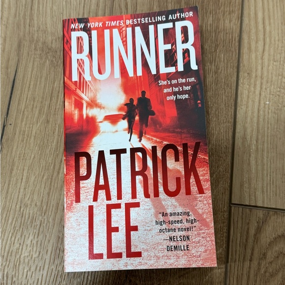 Runner by Patrick Lee book - Picture 1 of 2